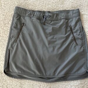 Athleta - gray skort with pockets - size S
